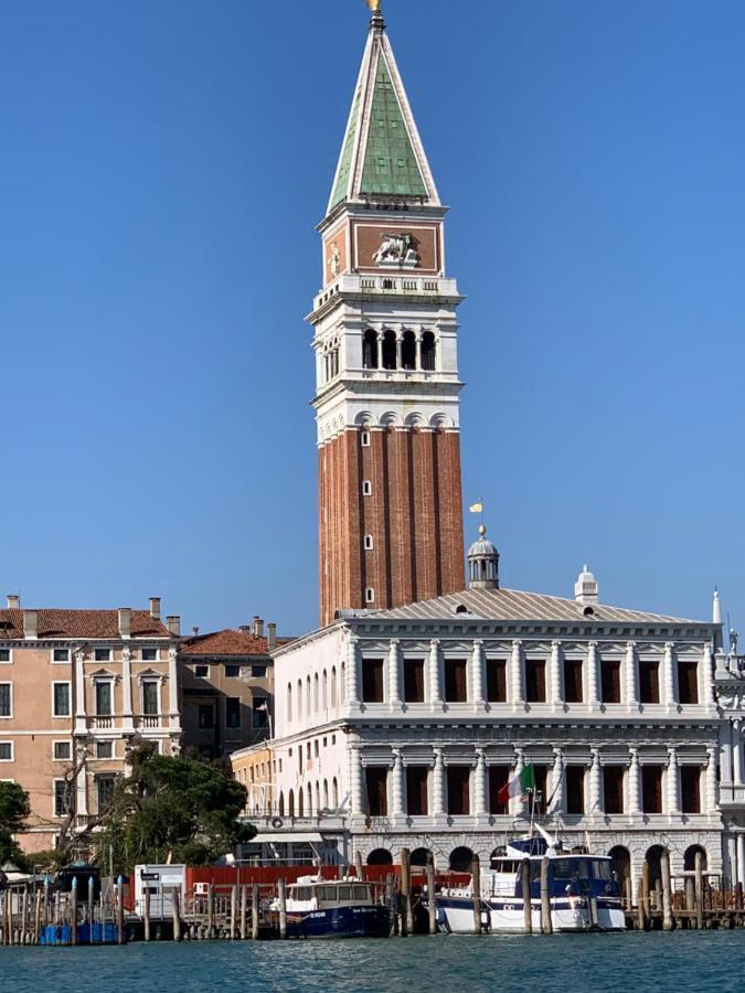 The Wolf House Hotell Venezia Eksteriør bilde