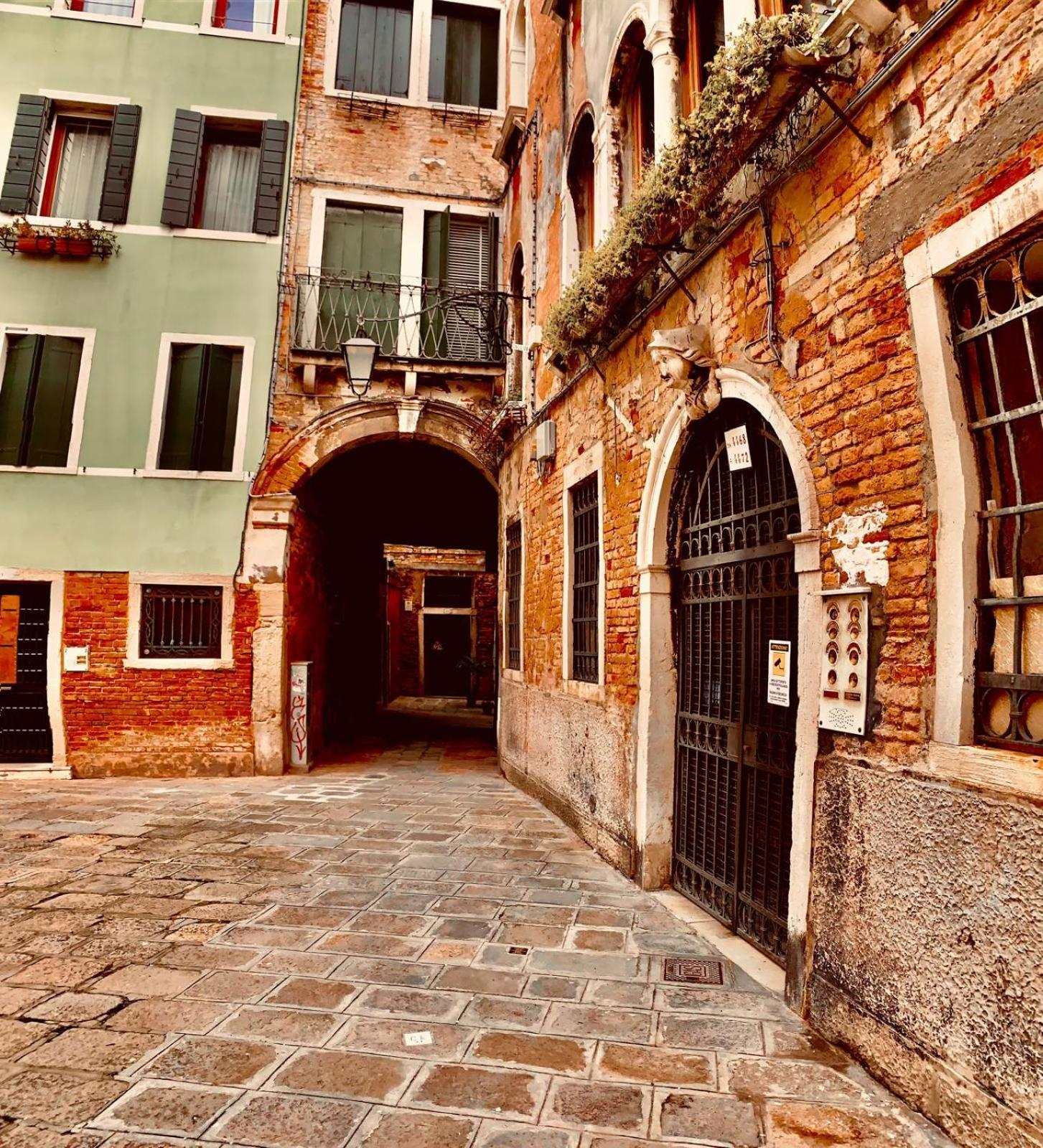 The Wolf House Hotell Venezia Eksteriør bilde